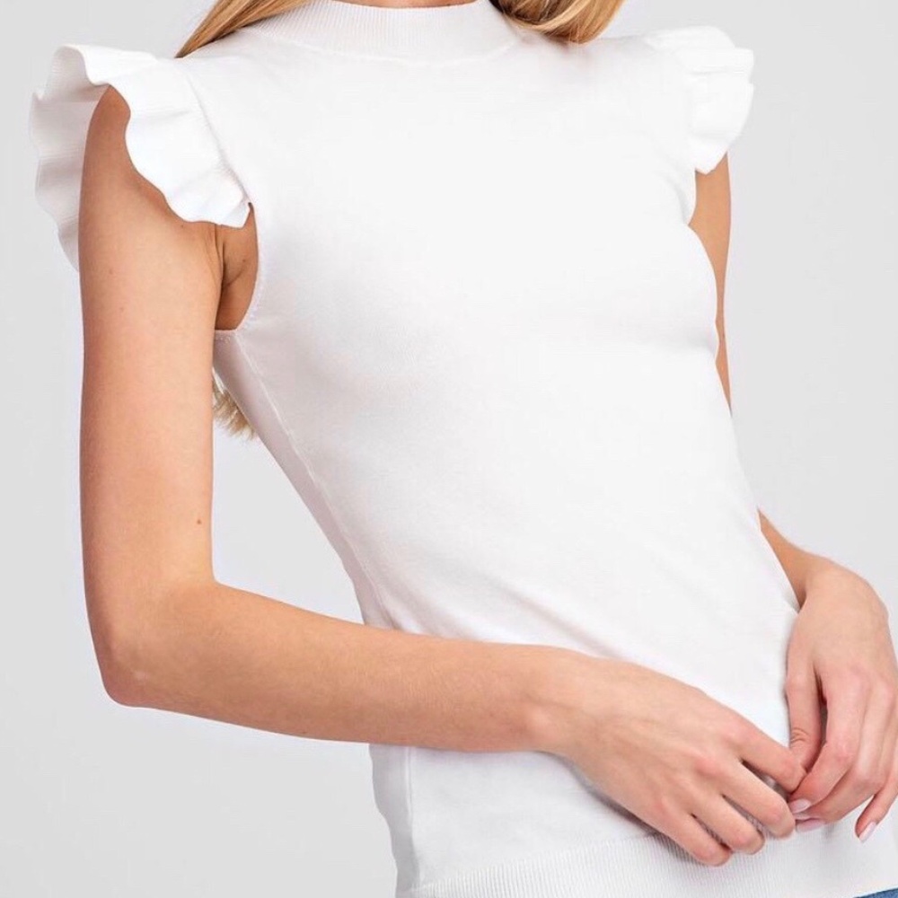 *NEW* WHITE RUFFLED CAPPED SLEEVE TOP